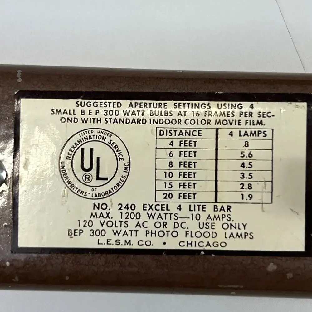 Vintage Movie Camera 4 Light Bar Case and Handle Photographic Photography Film